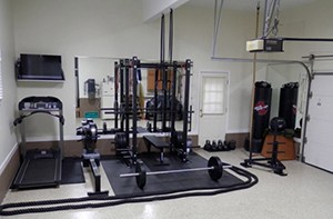 This Home Gym Has Everything You Really Need For A Great Workout. Treadmill, Barbell, Kettle Bells, Rope, Squat Rack And Pullups Bars.