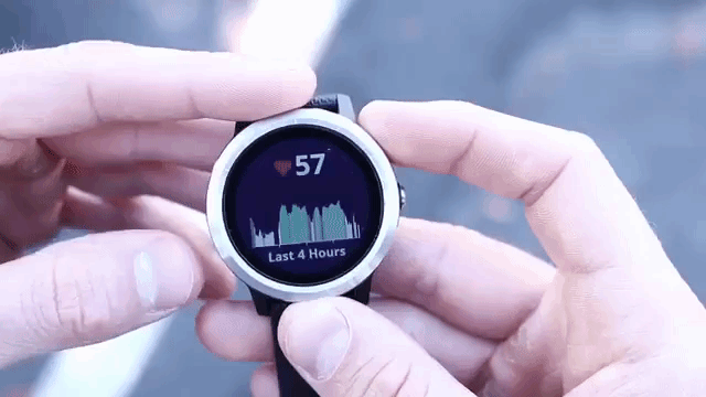 side swipe design feature of the garmin vivoactive 3 watch